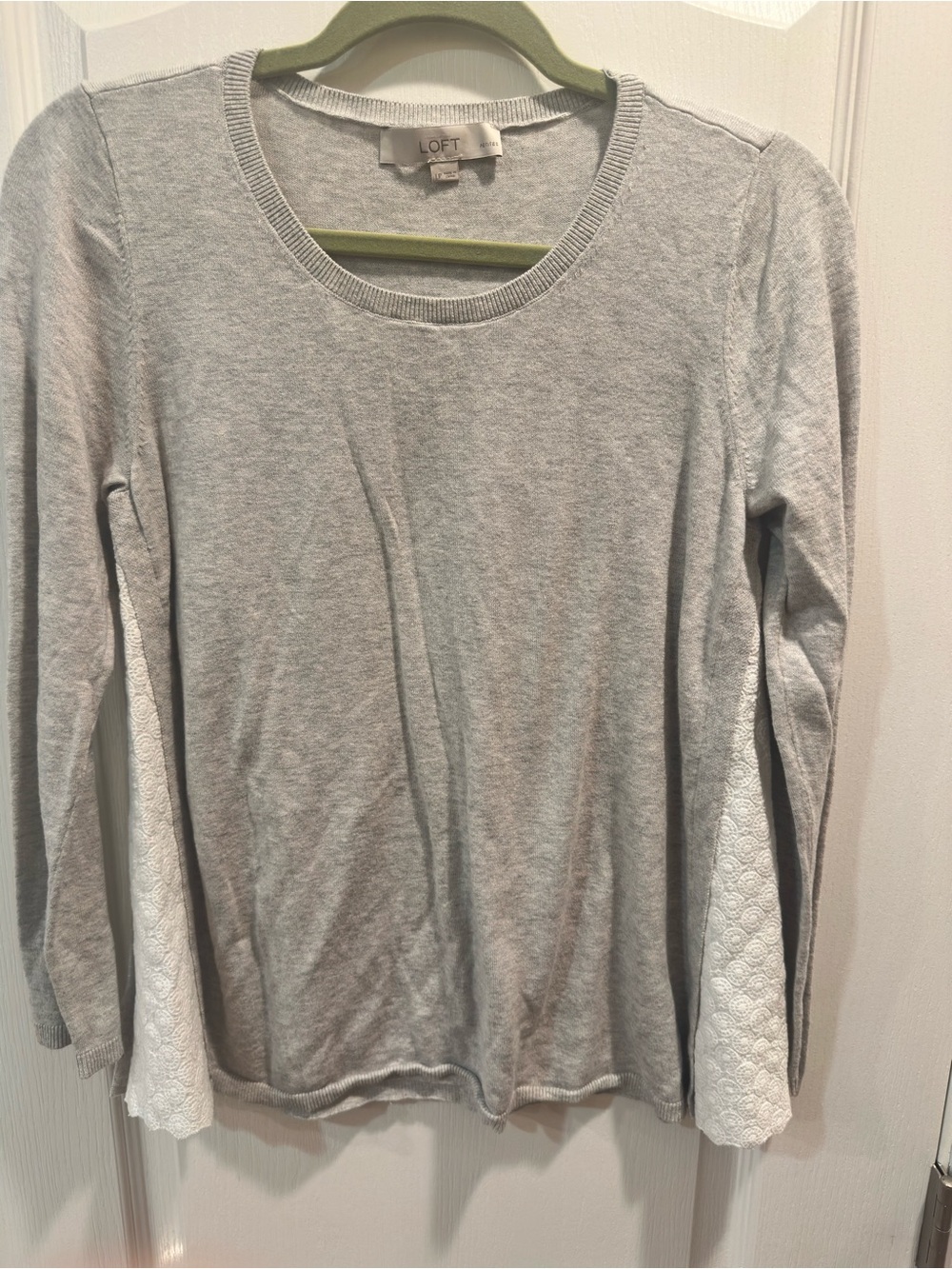 Ann Taylor Loft Petites Light Gray Crewneck Sweater